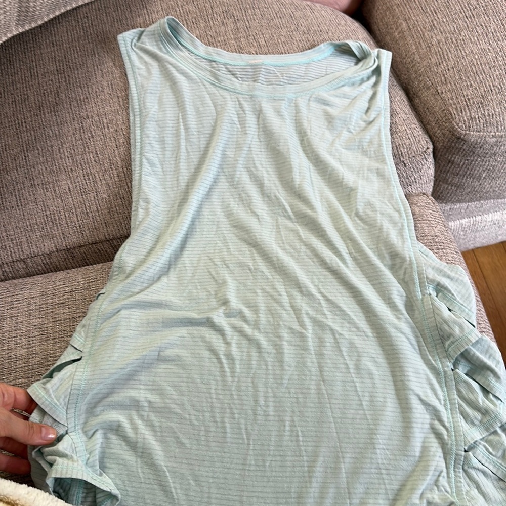 Lululemon women’s muscle tank with side design - size 12